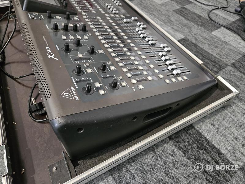 Behringer X32