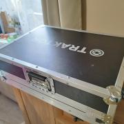 Traktor Kontroll S4 MK3 gyári rackben