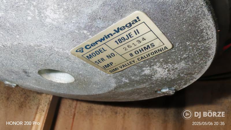 Cerwin Vega 18" hangszórók