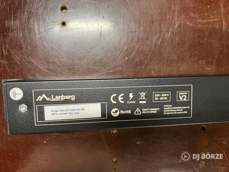 Lanbeg rack PDU, elosztó, új, IEC csatival, kábellel