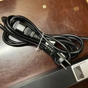 Lanbeg rack PDU, elosztó, új, IEC csatival, kábellel