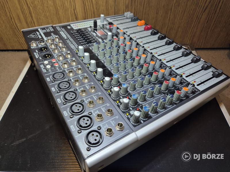 Behringer X1222 USB zenekari keverő
