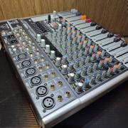 Behringer X1222 USB zenekari keverő