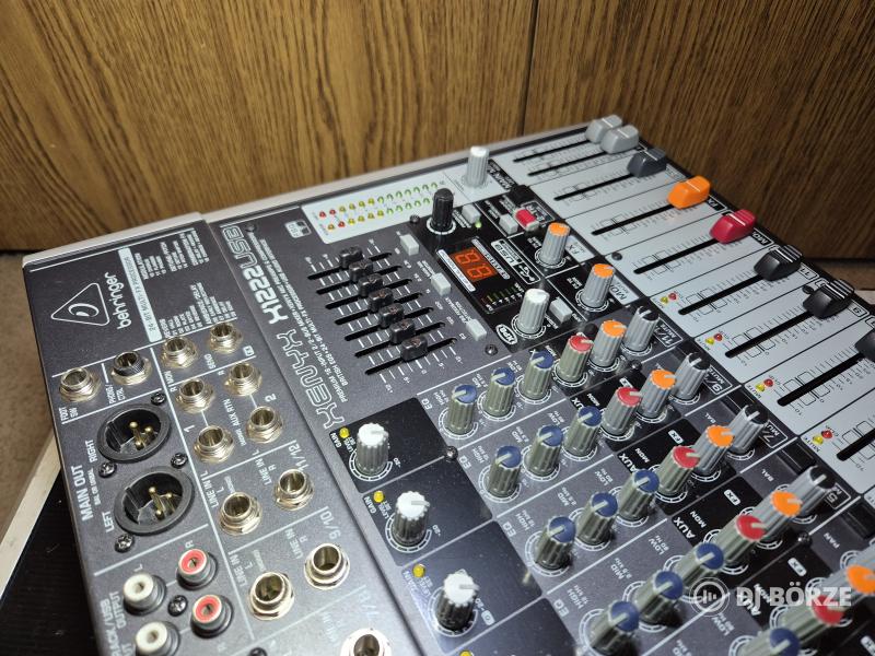 Behringer X1222 USB zenekari keverő