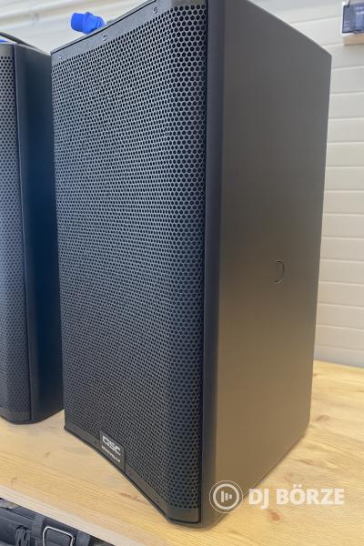 Aktív Zenekari hangfal 2000W QSC K12.2