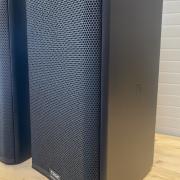 Aktív Zenekari hangfal 2000W QSC K12.2