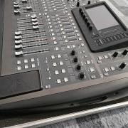 Behringer X32