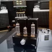 Integrált csöves erősítő