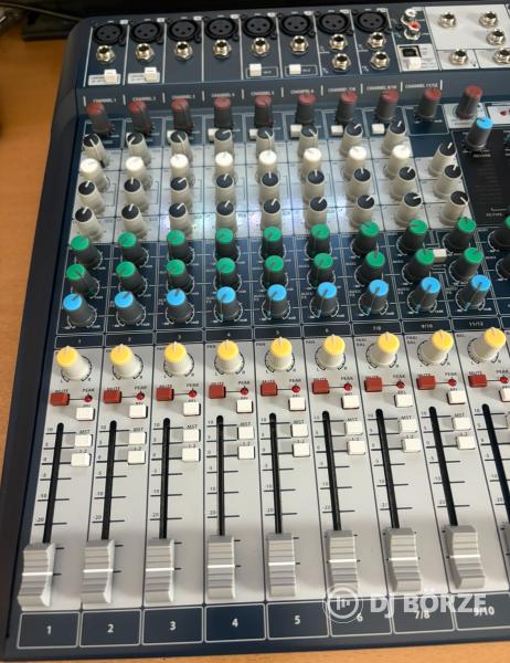 Soundcraft 12 keverő