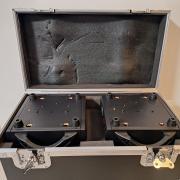 Eladó 2 db új 230 watt 7R robotlámpa rackkel