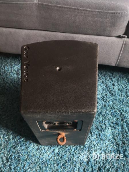 B&C koaxiális hangszórókkal szerelt hangdobozok