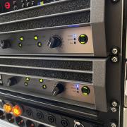 Újszerű Crown MA5000i + MA9000i végfok + DBX PA2 rackben