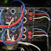 Újszerű Crown MA5000i + MA9000i végfok + DBX PA2 rackben