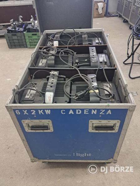 Színházi lámpák Strand Lighting