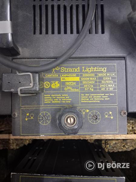 Színházi lámpák Strand Lighting