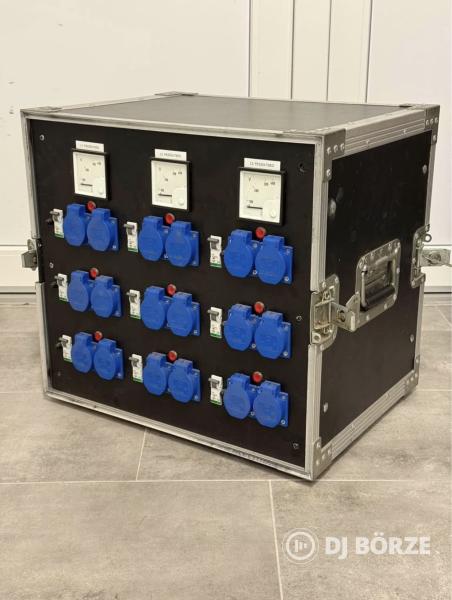 32A betáp szekrény rackben