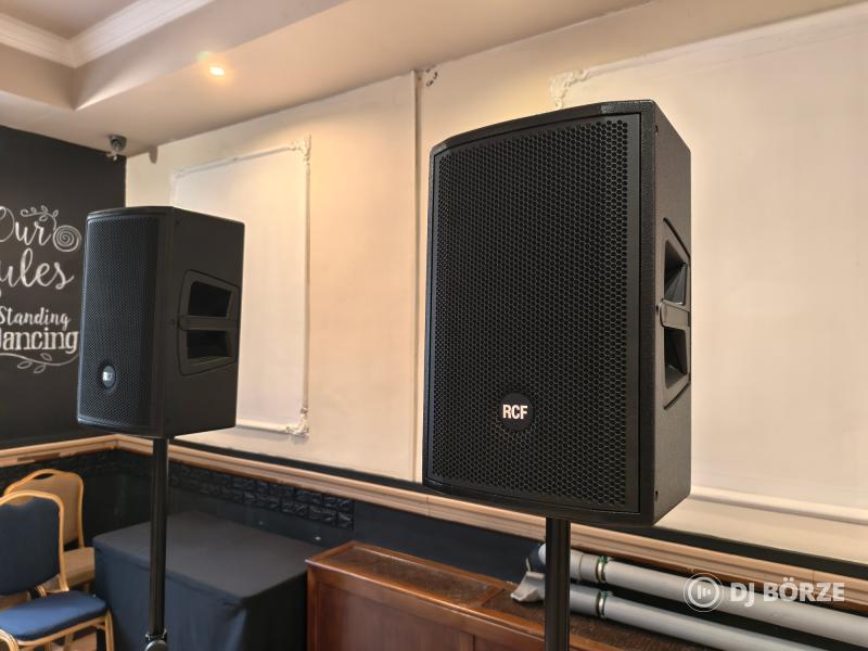 Prémium RCF NX M10-A típusú aktív topládák állvánnyal és huzattal.