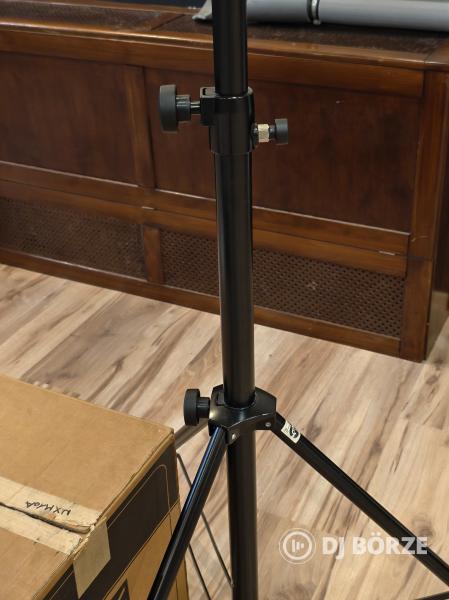 Prémium RCF NX M10-A típusú aktív topládák állvánnyal és huzattal.