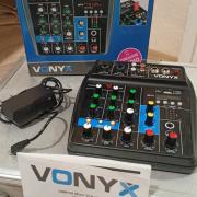 VONYX VMM 100 keverő