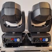 Eladó 2 darab új 230 watt 7R robotlámpa rackkel