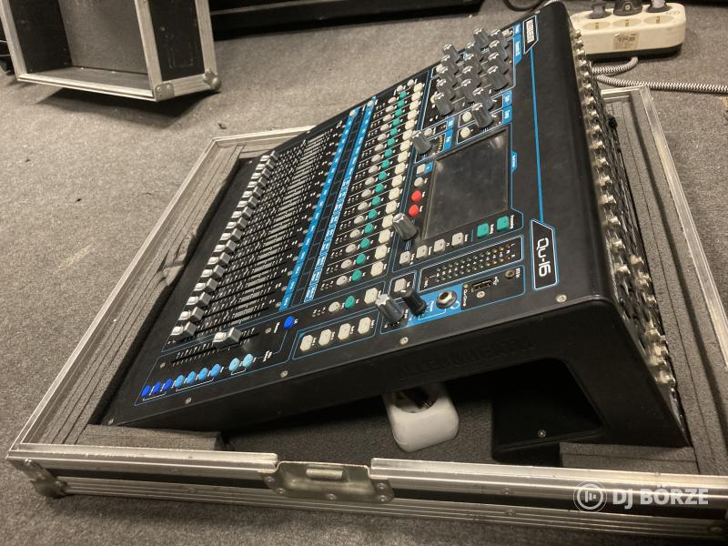 Allen & Heath QU16