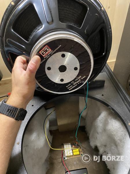 Solton PL15, 300/600W 8 ohm topláda, új szivaccsal