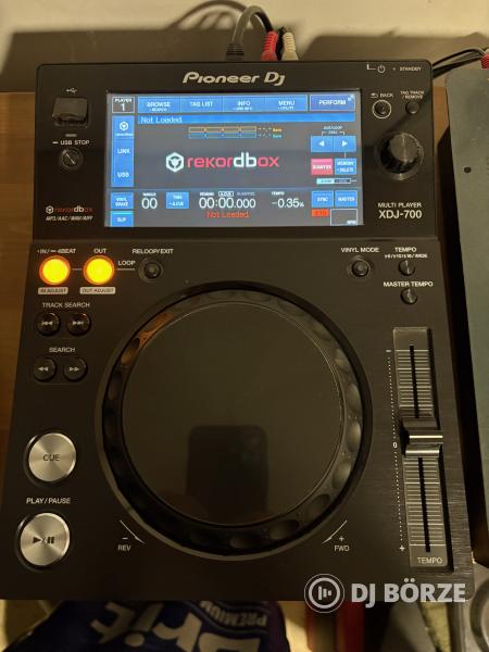 Pioneer DJ XDJ 700 + ajándék Decksaver