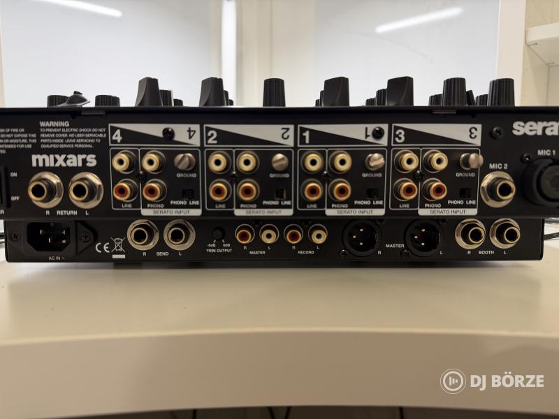 Mixars Quattro + Zomo rack