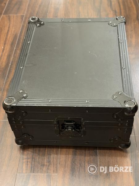 Mixars Quattro + Zomo rack