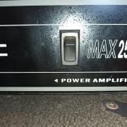 Phonic Max2500 végfok