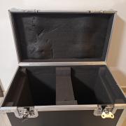 Eladó 2 db új 230 watt 7R robotlámpa rackkel