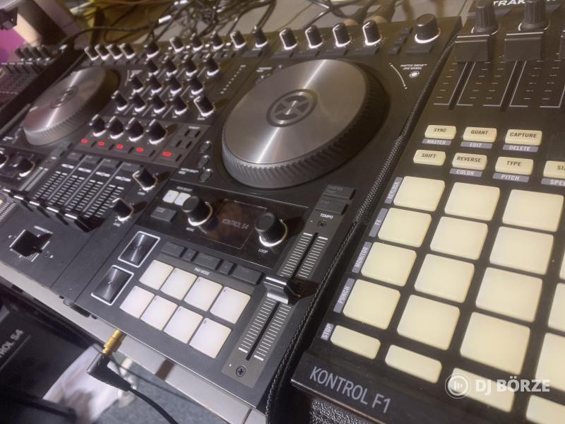 Native Instruments, Traktor S4 MK3, Full szett