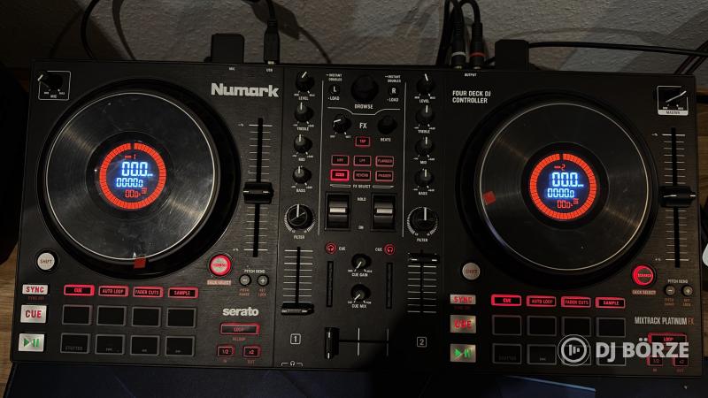 Numark Mixtrack Platinum FX