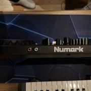 Numark Mixtrack Platinum FX