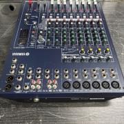 Yamaha MG124CX 12 csatornás effektes keverőpult újszerű állapotban
