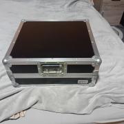 Robust keverő-fényvezérlő rack