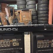 ROLAND BA 330 AKTÍV HANGFALPÁR ELADÓ