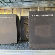 Eladóvá vált több darab SAILWIN Cold Spark Machine szikragép