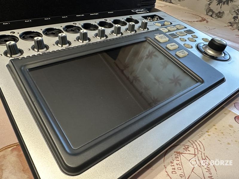 Qsc TouchMix-8 digitális keverő eladó! Beszámítás is lehet!