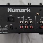 Numark M101