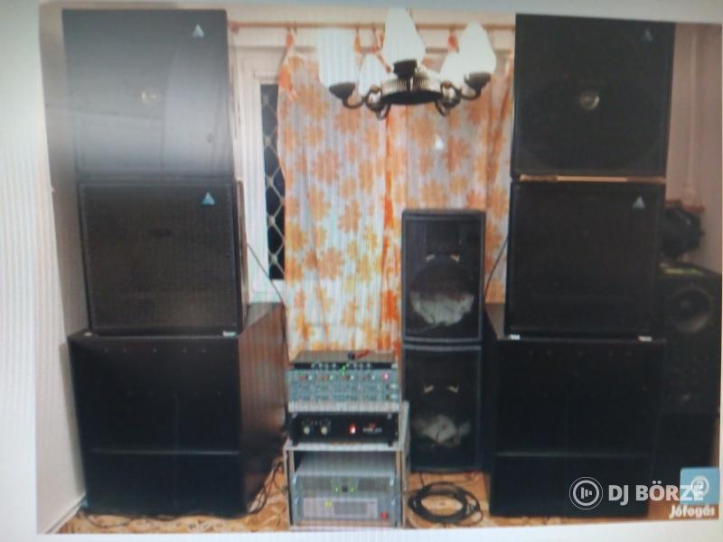 Adamson MH 218 mélyladak, illetve MH 225 topladak.