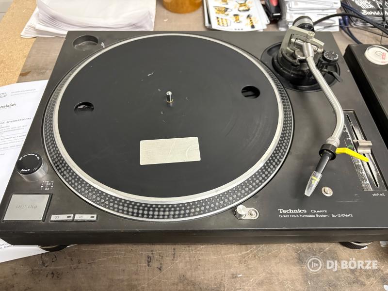 Technics SL1210 MK2 lemezjátszók - 2 darab