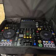 Pioneer XDJ RX3 + táska