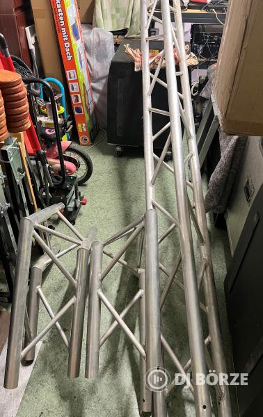 Traverz csavaros kötéssel, 7,2 méter (2,8+2x2,2) egyenes, és két idom