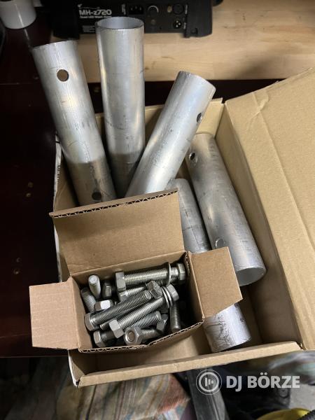 Traverz csavaros kötéssel, 7,2 méter (2,8+2x2,2) egyenes, és két idom