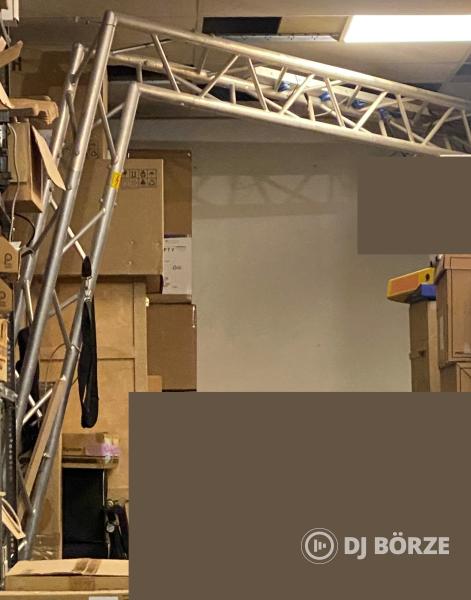 Traverz csavaros kötéssel, 7,2 méter (2,8+2x2,2) egyenes, és két idom