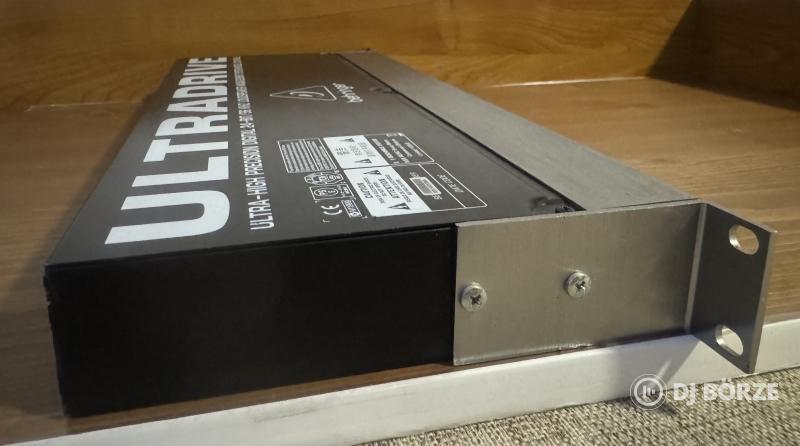 Behringer UltraDrive DCX 2496 LE hangváltó