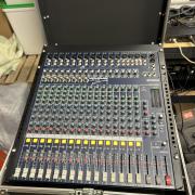 Yamaha MG206c keverő, új Robust rackkel együtt