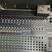 Yamaha MG206c keverő, új Robust rackkel együtt