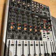 Behringer XENYX X1204USB 4 mono, 2 sztereó csatornás, 2/2-buszos USB-s keverő